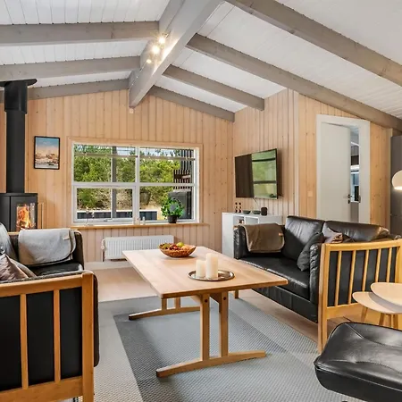 Bia - 250m From The Sea By Interhome