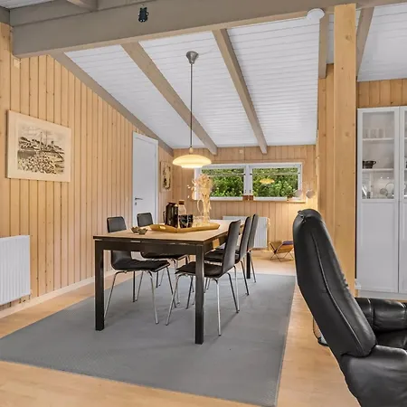 Bia - 250m From The Sea By Interhome